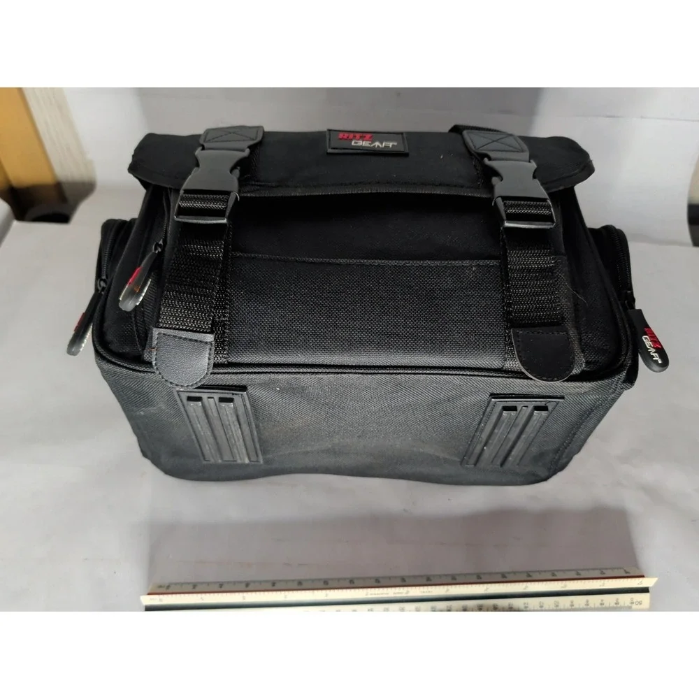 Ritz Gear; MIRRORLESS/ LARGE POINT & SHOOT CAMERA BAG NEW NO TAGS Fits Canon etc